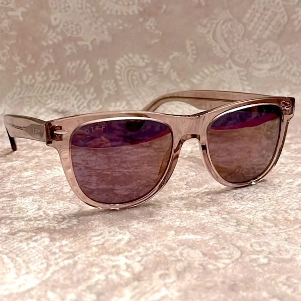 Brand New DIFF Eyewear Kota Polarized Sunglasses Mirrored Lens Translucent Frame